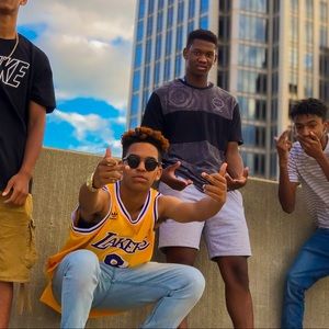 Meet your Posher, Lloyd